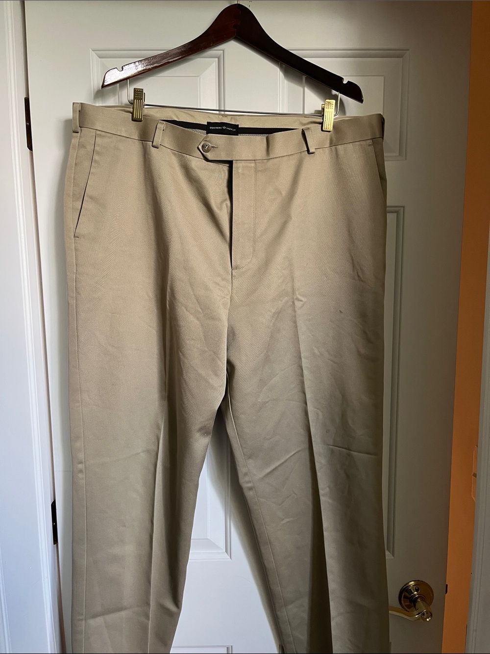 Dockers Men's Dress Pants in Khaki